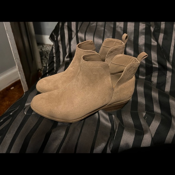 Booties - Picture 4 of 6